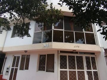 VENTA DE CASA BIFAMILIAR UBICADA EN TEQUENDAMA SUR CENTRAL CALI