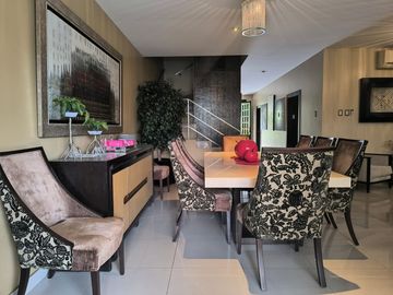 VENTA CASA OLIVOS - 3 DORMITORIOS - ESTUDIO - ESTAR - PISCINA - GUARDIANIA