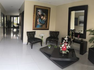 VENTA CASA OLIVOS - 3 DORMITORIOS - ESTUDIO - ESTAR - PISCINA - GUARDIANIA