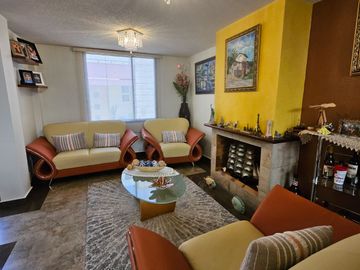 Tumbaco, Ubicado a 300 m de La Plaza Hilacril, Casa en Venta
