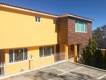 Casa en Venta Nueva en Condado de Sayavedra (Amueblada)