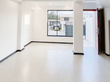¡Tu Nuevo Hogar en Llano Chico! Conjunto de Casas VIP, de 124 m2
