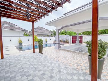 Luxury Pool Villa House with Fully-Fitted/Built-in and Ready to move in