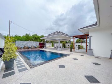 Luxury Pool Villa House with Fully-Fitted/Built-in and Ready to move in