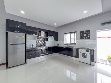 Luxury Pool Villa House with Fully-Fitted/Built-in and Ready to move in