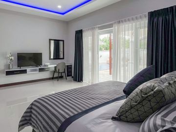 Luxury Pool Villa House with Fully-Fitted/Built-in and Ready to move in