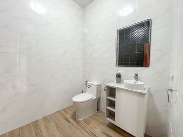 Luxury Pool Villa House with Fully-Fitted/Built-in and Ready to move in