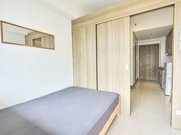 FAME32XXT2: For SaleFully Furnished 1 BR Unit with Balcony at Fame Residences