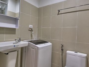 FAME32XXT2: For SaleFully Furnished 1 BR Unit with Balcony at Fame Residences