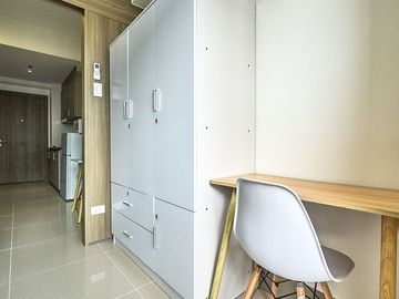FAME32XXT2: For SaleFully Furnished 1 BR Unit with Balcony at Fame Residences