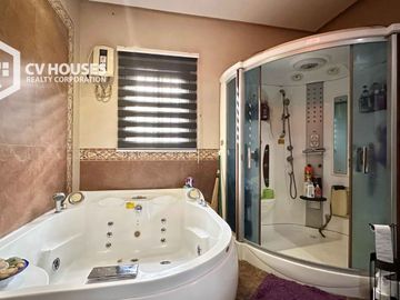 SPACIOUS 2-STORY HOUSE FOR SALE IN A PRIME LOCATION NEAR A VISTA MALL, PAMPANGA