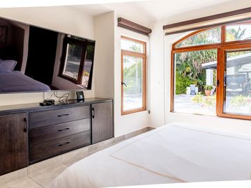 ¡Exclusiva Villa Frente al Mar en Playa del Carmen! Lujo y Tranquilidad con una Vista Turquesa