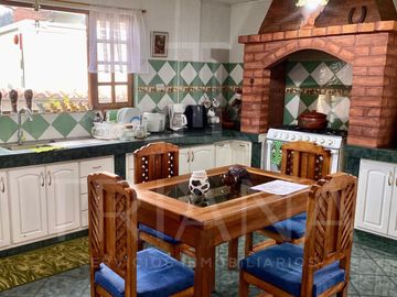 CASA 4 DORMITORIOS LA ARMENIA LOS CHILLOS - Casa en Venta de Oportunidad en el Valle de los Chillos - La Armenia