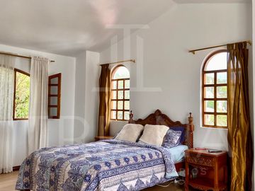 CASA 4 DORMITORIOS LA ARMENIA LOS CHILLOS - Casa en Venta de Oportunidad en el Valle de los Chillos - La Armenia