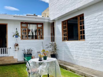 CASA 4 DORMITORIOS LA ARMENIA LOS CHILLOS - Casa en Venta de Oportunidad en el Valle de los Chillos - La Armenia
