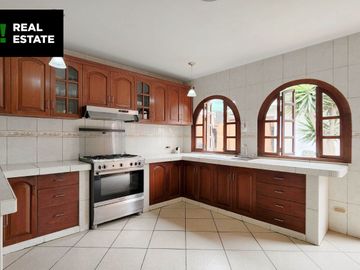 VENTA DE CASA CERCA AL MAR EN SAN BARTOLO