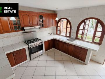 VENTA DE CASA CERCA AL MAR EN SAN BARTOLO