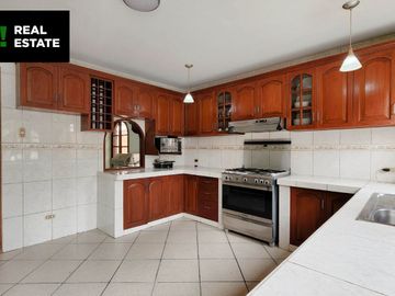 VENTA DE CASA CERCA AL MAR EN SAN BARTOLO