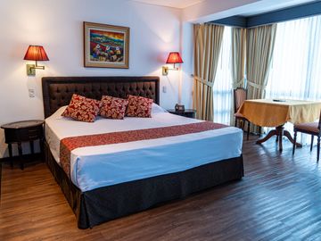 SE VENDE HOTEL BOUTIQUE Y RESTAURANTE EN MIRAFLORES ( PRECIO NEGOCIABLE)