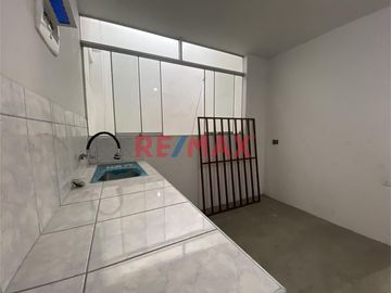 ¡Atención Inversionistas! Casa En Venta En El Agustino
