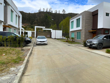 Venta de casa nueva - Ubicada en Chuquipata-Azogues