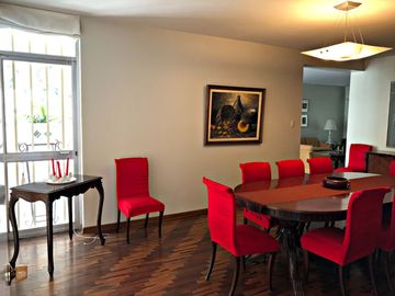 CASA EN VENTA FRENTE JOCKEY PLAZA 300 m2 URB NEPTUNO SURCO