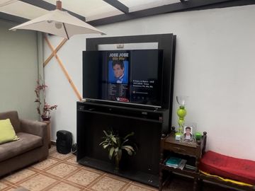 EN VENTA HERMOSA CASA CERCA DE MONAY