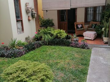 VENTA DE HERMOSA CASONA EN EL CORAZÓN DE BARRANCO
