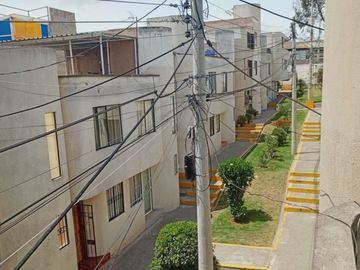CASA de VENTA en Conjunto Habitacional a 2 cuadras de Av. Geovanny Calles, Calderón, Ecuador