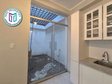 SE VENDE CASA EN LA QUINTA LAS GARDENIAS !