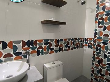 SE VENDE CASA EN LA QUINTA LAS GARDENIAS !