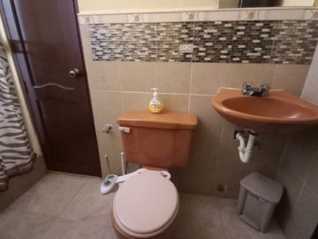 VENTA DE CASA RENTERA ESQUINERA EN CDLA. COVIEM SUR DE GUAYAQUIL