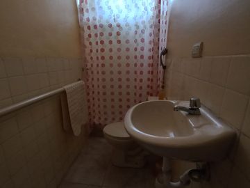 VENTA DE CASA RENTERA ESQUINERA EN CDLA. COVIEM SUR DE GUAYAQUIL