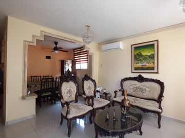 VENTA DE CASA RENTERA ESQUINERA EN CDLA. COVIEM SUR DE GUAYAQUIL