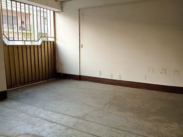 Venta De Departamento En Urb Daniel Hoyle 4To Piso Con Cochera A Un Paso De La Upn (GAPONTE)