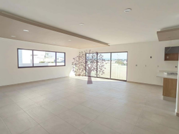 CASA EN RENTA EN CAÑADAS DEL LAGO NUEVA, 4 RECS. 4 BAÑOS, JARDIN, ESPACIOS AMPLIOS Y CONFORTABLES