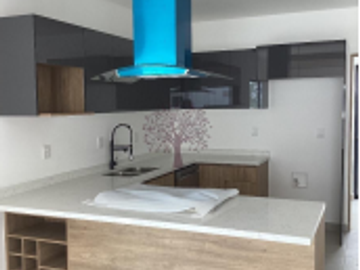 CASA EN RENTA EN CAÑADAS DEL LAGO NUEVA, 4 RECS. 4 BAÑOS, JARDIN, ESPACIOS AMPLIOS Y CONFORTABLES