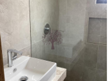 CASA EN RENTA EN CAÑADAS DEL LAGO NUEVA, 4 RECS. 4 BAÑOS, JARDIN, ESPACIOS AMPLIOS Y CONFORTABLES