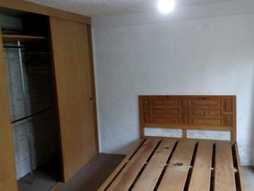 CASA EN LOMAS DE TZOMPANTLE