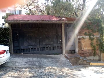 CASA EN LOMAS DE TZOMPANTLE
