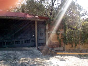 CASA EN LOMAS DE TZOMPANTLE