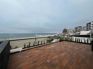 VENTA DE DEPARTAMENTO,  EN SEGUNDA FILA DE PLAYA CABALLEROS, CON VISTA DIRECTA A LA BAHIA  CON TERRAZA Y PISCINA.
