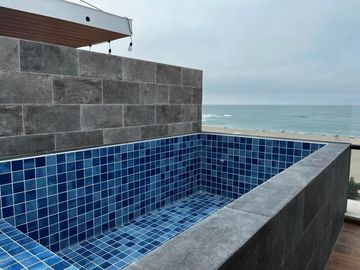 VENTA DE DEPARTAMENTO,  EN SEGUNDA FILA DE PLAYA CABALLEROS, CON VISTA DIRECTA A LA BAHIA  CON TERRAZA Y PISCINA.
