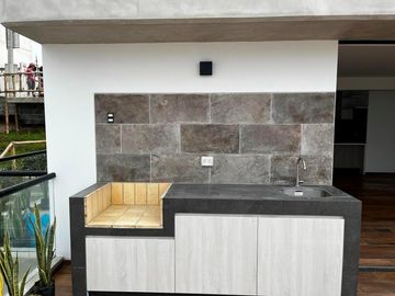 VENTA DE DEPARTAMENTO,  EN SEGUNDA FILA DE PLAYA CABALLEROS, CON VISTA DIRECTA A LA BAHIA  CON TERRAZA Y PISCINA.
