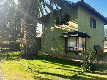 Casa Con Gran Terreno, 4 Dor, 3 Bañ, Sala De Estar, Piscina