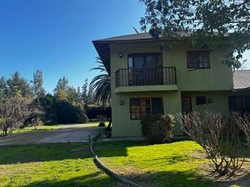 Casa Con Gran Terreno, 4 Dor, 3 Bañ, Sala De Estar, Piscina