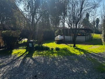 Casa Con Gran Terreno, 4 Dor, 3 Bañ, Sala De Estar, Piscina