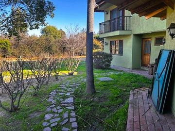 Casa Con Gran Terreno, 4 Dor, 3 Bañ, Sala De Estar, Piscina