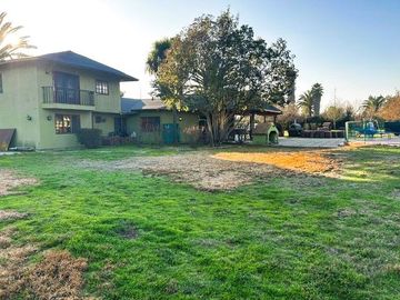 Casa Con Gran Terreno, 4 Dor, 3 Bañ, Sala De Estar, Piscina