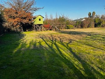 Casa Con Gran Terreno, 4 Dor, 3 Bañ, Sala De Estar, Piscina